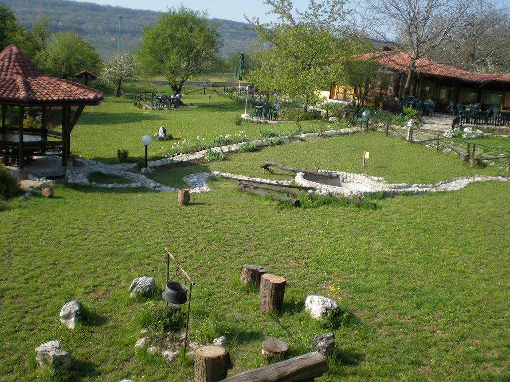 Park Hotel Djevana Gorna Oryakhovitsa Exterior photo